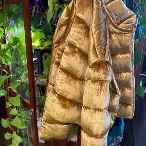 Kimchi Blue Rory Reversible Velvet Puffer